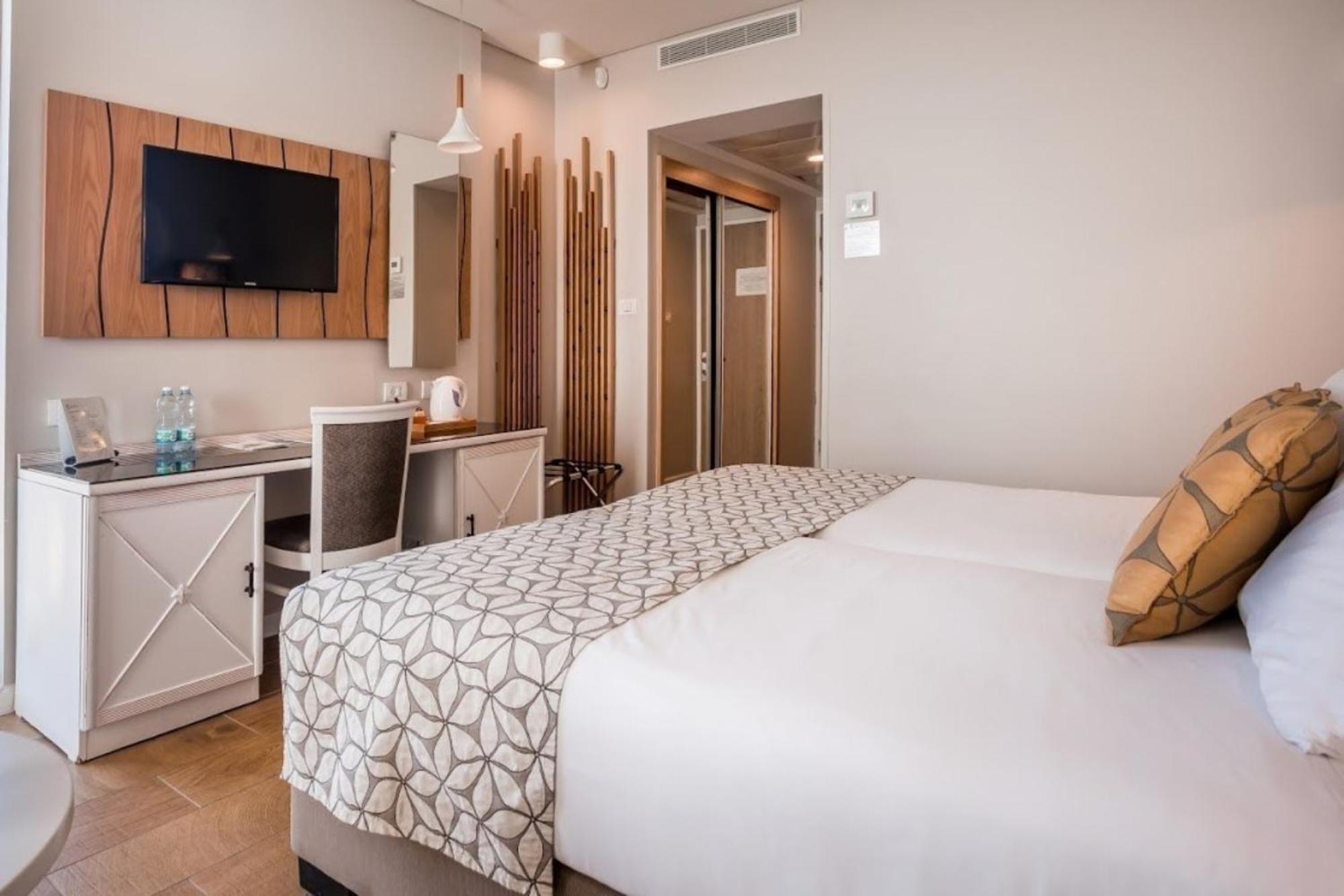 Lavi Kibbutz Hotel Ruang foto
